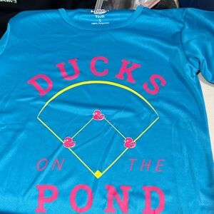 The Baseball Box LOT of tees!
6 youth LARGE perfect condition baseball tees!